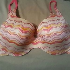 Victoria's Secret 34DD push up bra